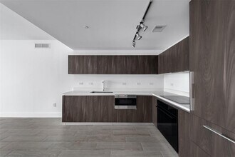 3131 NE 7th Ave, Unit 4104 in Miami, FL - Foto de edificio - Building Photo