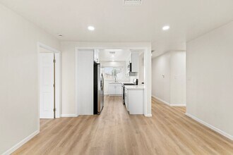 5162 Ewing St in San Diego, CA - Building Photo - Building Photo