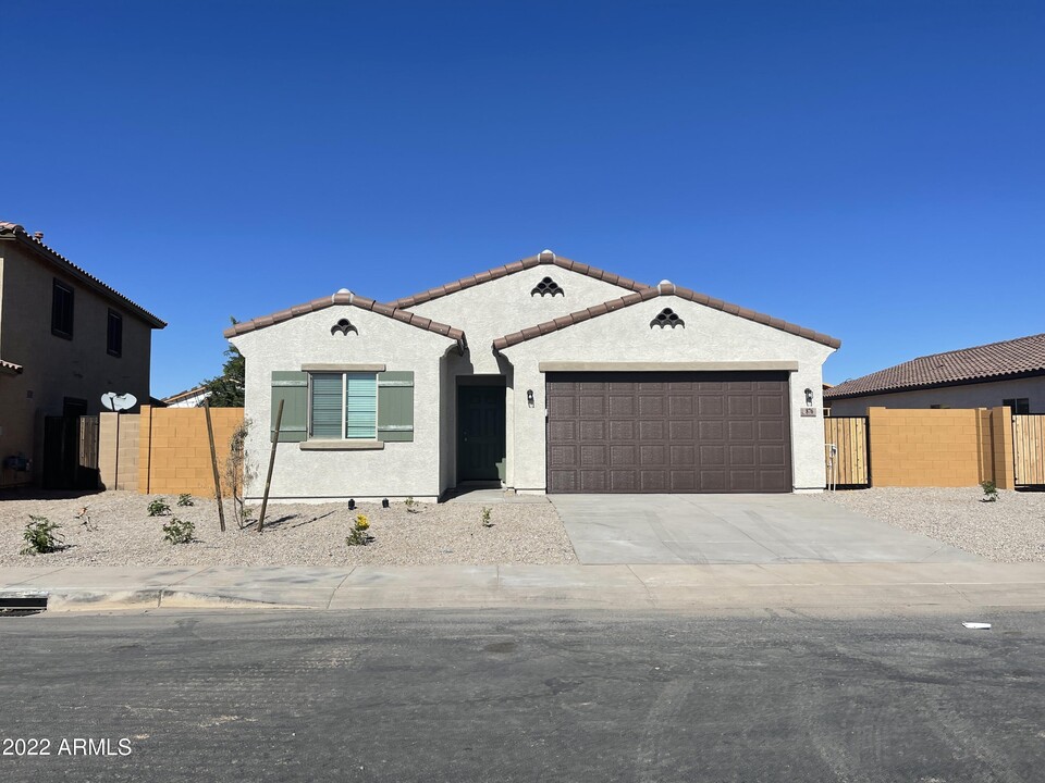 876 E Cactus Wren Dr in Casa Grande, AZ - Building Photo