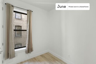 301 Saint Nicholas Ave in New York, NY - Building Photo - Building Photo