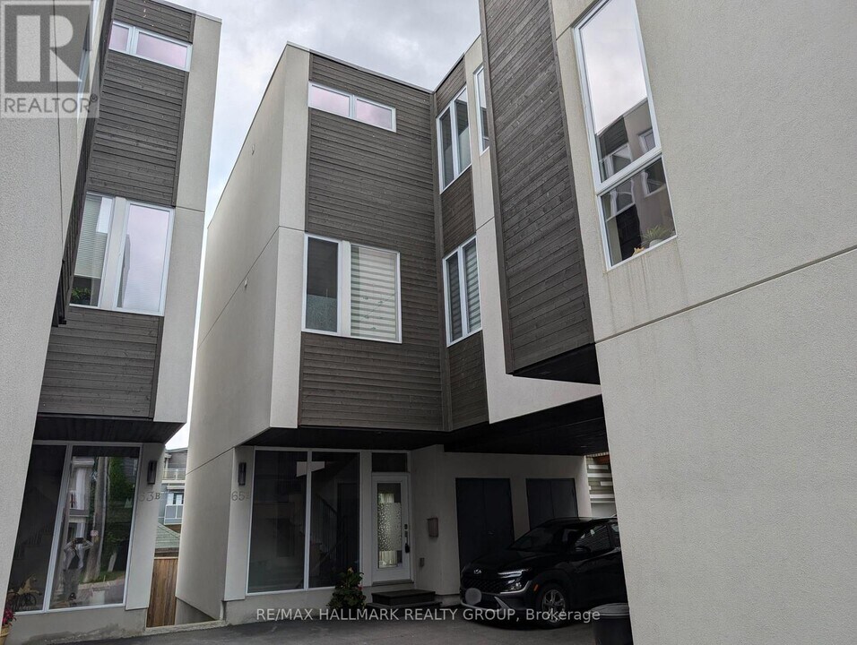65 Pinhey St in Ottawa, ON - Building Photo