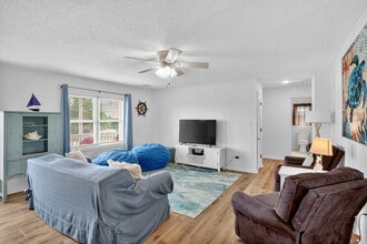 410 S Anderson Blvd in Holly Ridge, NC - Building Photo - Building Photo
