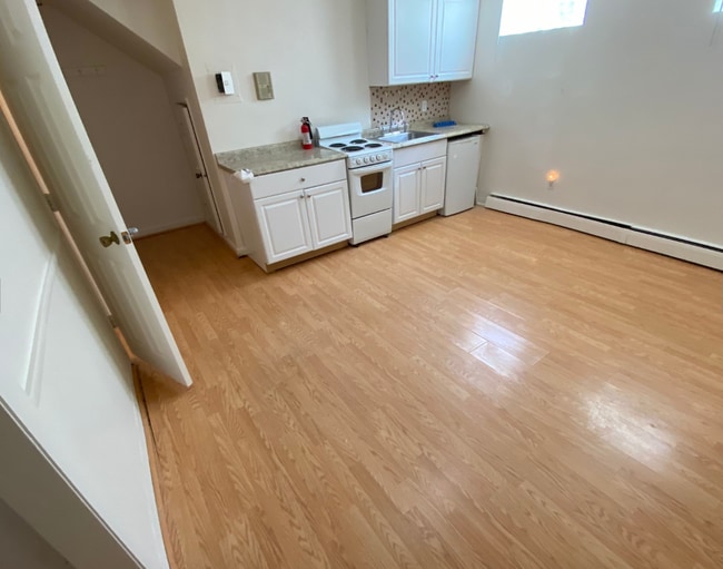 16 Aberdeen St, Unit A in Boston, MA - Building Photo - Building Photo