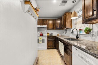 56 Durham Rd in Dover, NH - Building Photo - Building Photo