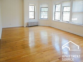 2546 W Summerdale Ave, Unit 1F in Chicago, IL - Building Photo