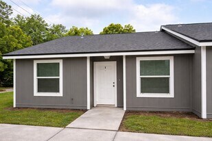 45192 S Mickler St, Unit 1 in Callahan, FL - Building Photo