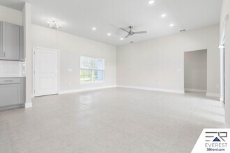 34 Burnell Dr in Palm Coast, FL - Building Photo - Building Photo