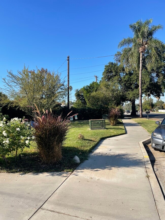 5888 Grand Ave in Riverside, CA - Building Photo - Building Photo