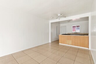 1405 S Broadway, Unit 4 in Santa Ana, CA - Building Photo - Building Photo