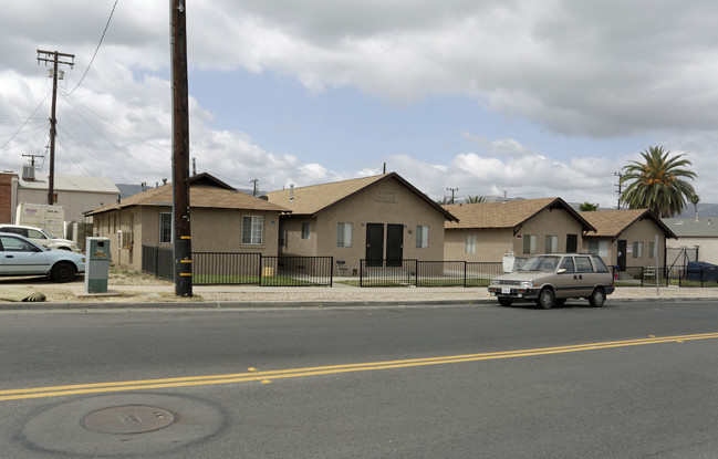 110-118 W Heald Ave in Lake Elsinore, CA - Building Photo - Building Photo