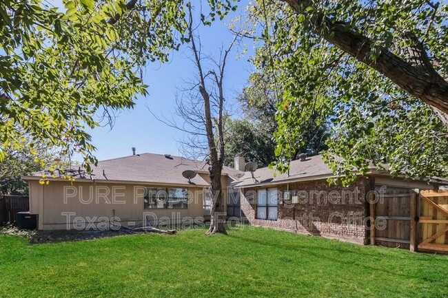 8005 Meadowlark Ln in Rowlett, TX - Building Photo - Building Photo