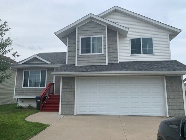 property at 1582 Vesti Ln