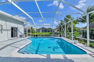9912 NW 49th Pl in Coral Springs, FL - Foto de edificio - Building Photo