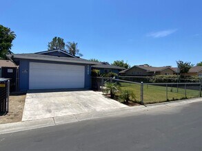 4605 Arbor Glen Way in Bakersfield, CA - Building Photo - Building Photo