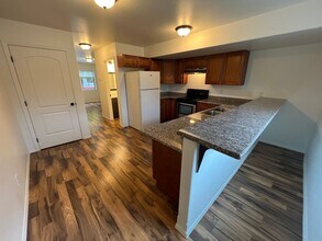 6205 N Astor St in Spokane, WA - Building Photo - Building Photo