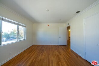 9205 Alcott St, Unit 4 in Los Angeles, CA - Building Photo - Building Photo