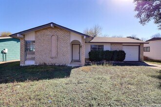 304 Deborah Dr in Converse, TX - Foto de edificio - Building Photo