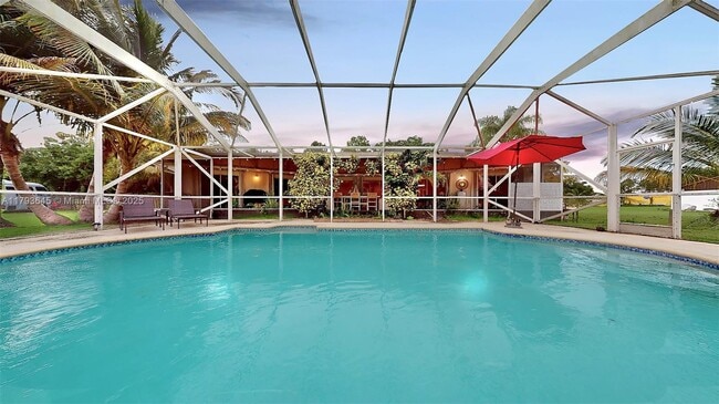 19490 SW 334th St in Homestead, FL - Foto de edificio - Building Photo