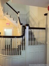 1077 Beacon St, Unit 9 in Brookline, MA - Foto de edificio - Building Photo