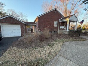 336 Monohan Dr in Louisville, KY - Building Photo - Building Photo