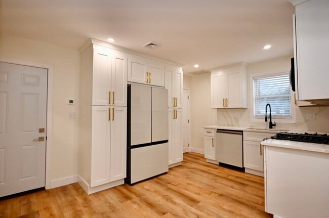12 Leroy Ave, Unit #1 in Lawrence, MA - Building Photo - Building Photo