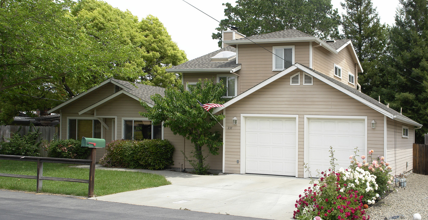 237 Campbell Ln in Pleasant Hill, CA - Building Photo