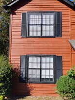 6111 Creekford Dr in Lithonia, GA - Building Photo