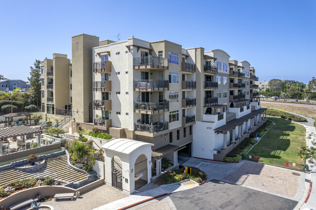 Seacliff in Oceanside, CA - Foto de edificio - Building Photo