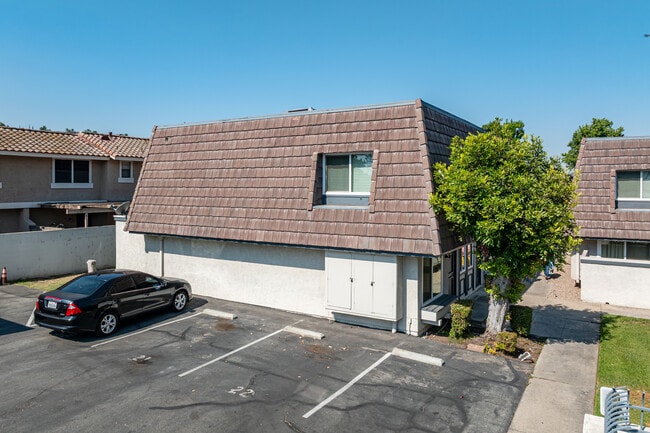 Glendora East Apartments in Glendora, CA - Foto de edificio - Building Photo