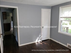 7809 Madison Ave in Kansas City, MO - Building Photo - Building Photo