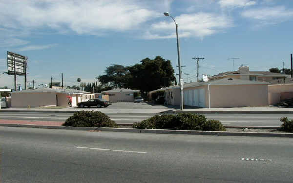 12618 Lakewood Blvd in Downey, CA - Building Photo - Building Photo