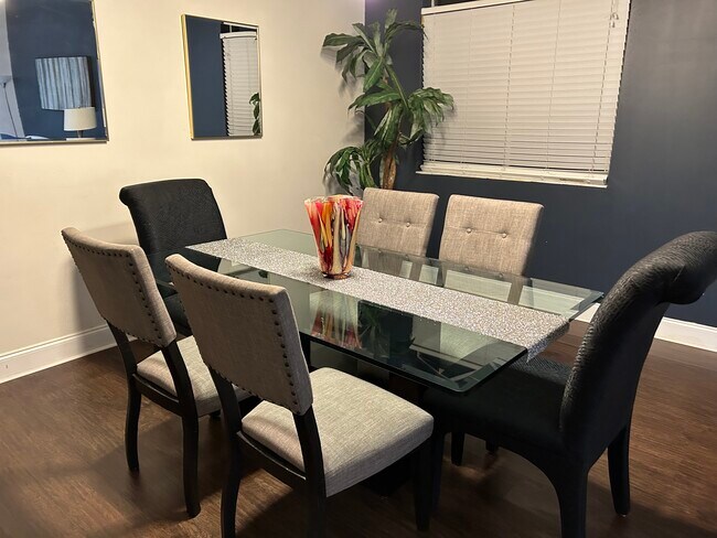 3607 Simms St in Hollywood, FL - Foto de edificio - Building Photo