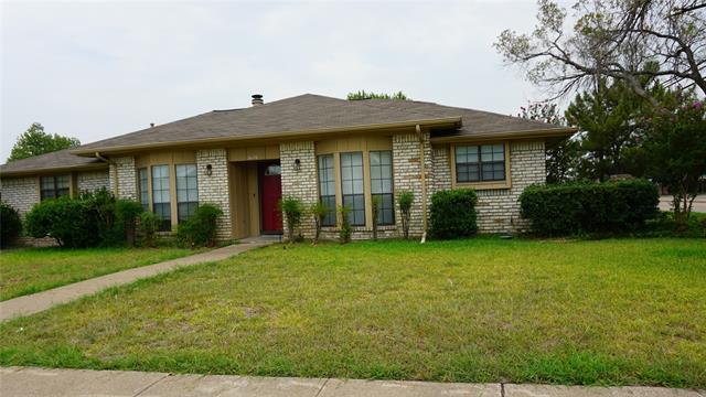 1018 Fair Oaks Dr in Garland, TX - Building Photo