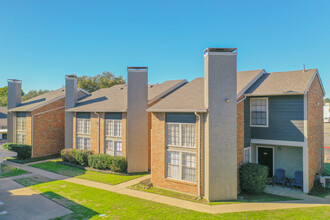 Fox Hollow Lewisville in Lewisville, TX - Building Photo - Building Photo