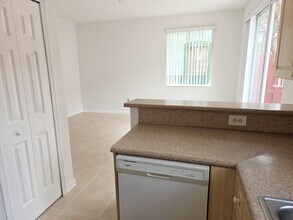 2876 SE 15th Rd in Homestead, FL - Building Photo - Building Photo