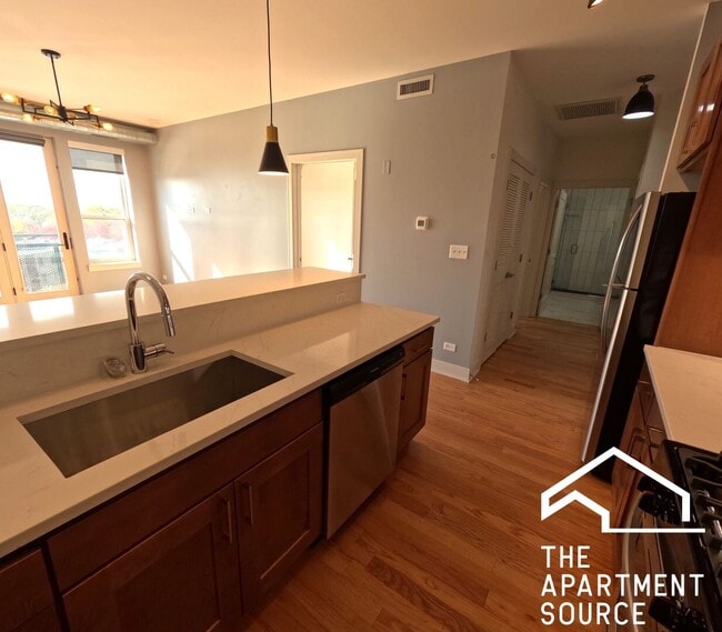 2740 N Spaulding Ave in Chicago, IL - Building Photo - Building Photo