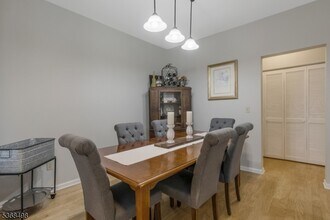 11 Oak Knoll Ln in Bedminster, NJ - Building Photo - Building Photo