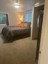 8711 Bowdoin Way in Edmonds, WA - Building Photo - Building Photo