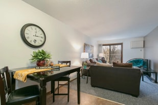 505 12th St S in St. Cloud, MN - Building Photo