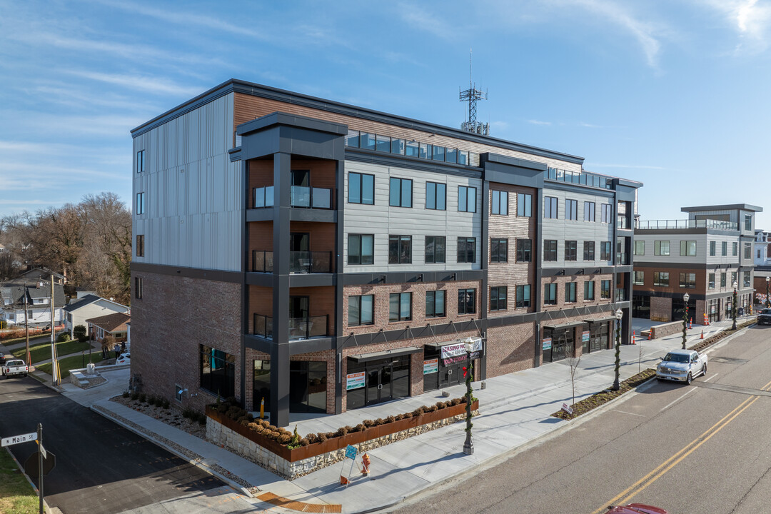 Station on Main in Edwardsville, IL - Building Photo