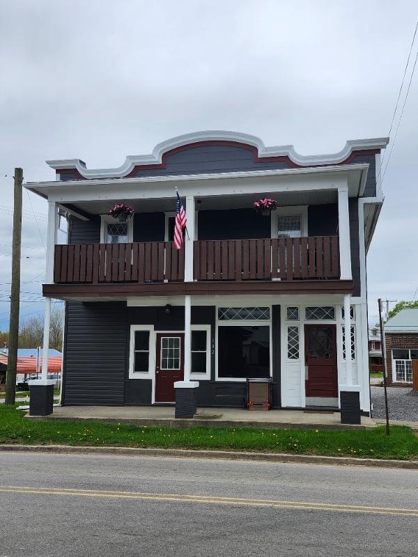 102 Franklin St