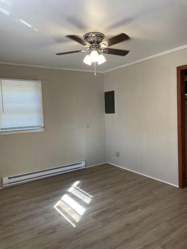 310 S Wadesboro Blvd-Unit -310 S. WADESBORO BLVD APT #11 in Mount Gilead, NC - Building Photo - Building Photo