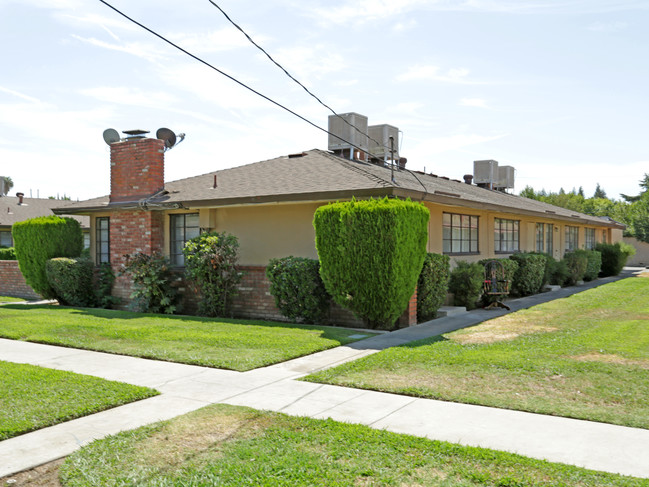 4322 Sierra Madre Ave in Fresno, CA - Building Photo - Building Photo