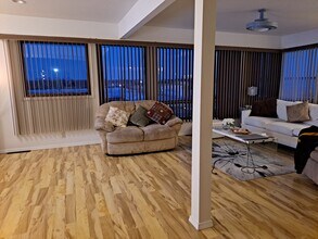 204 Arch St, Unit #202 in Burlington, IA - Building Photo - Building Photo