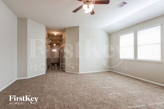 26 Rd 5102F in Cleveland, TX - Foto de edificio - Building Photo