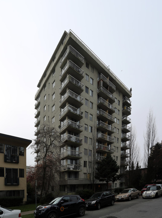 1050 Harwood St in Vancouver, BC - Building Photo