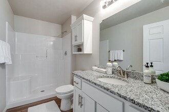 The Residences at Dunham Grove in Union Grove, WI - Foto de edificio - Building Photo