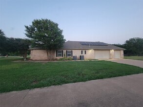 2525 Colt Ln in Crowley, TX - Foto de edificio - Building Photo