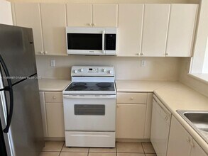 1660 SE 29th St in Homestead, FL - Building Photo - Building Photo
