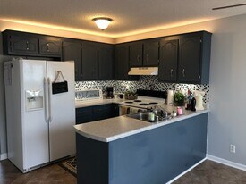 101 Bowers Ct in Oak Grove, KY - Building Photo